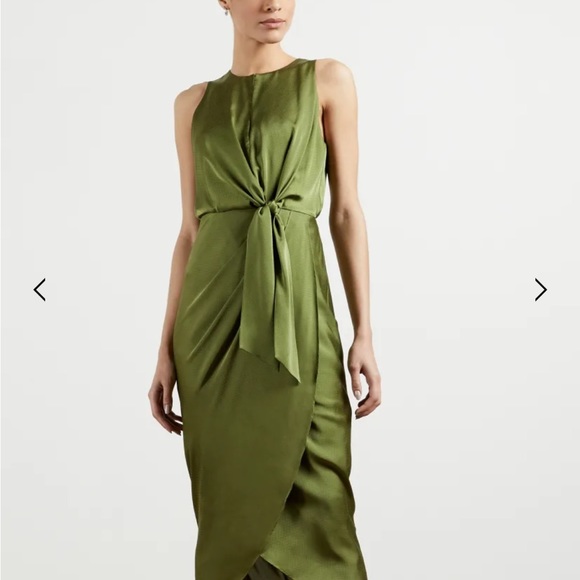 Ted Baker - Pohshan
Keyhole Detail Midi Dress Khaki Green - Picture 8 of 11